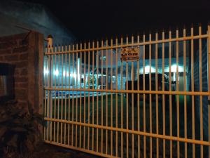 CASA PRAIA BEIRA MAR COM PISCINA 5 QUARTOS ACOMODA 12 pessoas