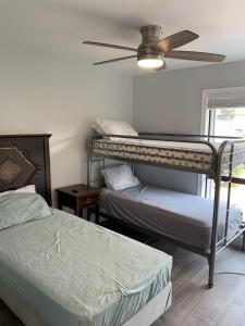 Ocean view AC heated Pool jacuzzi Tennis bikesPool table foosball bikes