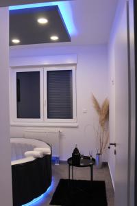 Jacuzzi Apartment Code 96