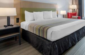 King Room - Non-Smoking room in Country Inn & Suites by Radisson Port Canaveral FL