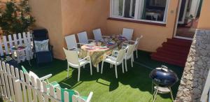 CASA CON JARDÍN A 35 METROS DE LA PLAYA. BR.