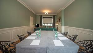Hotels Ambassadeurs Logis Hotel : photos des chambres