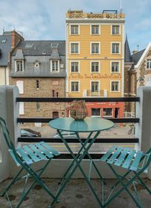Hotels Ambassadeurs Logis Hotel : photos des chambres