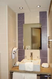 Hotels Hotel Cositel, Coutances : photos des chambres