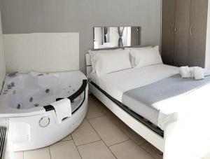 De Gasperi House- Elegante appartamento,con terrazza,nel cuore di Napoli