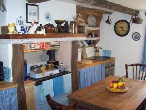 Beautiful 300 year old traditional country cottage