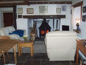 Beautiful 300 year old traditional country cottage