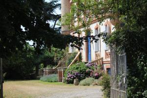 B&B / Chambres d'hotes Chateau Lagaillarde : photos des chambres