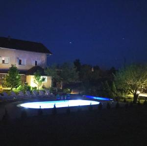 Charming Apartment in Rakovica with Shared Pool 