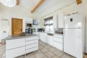 Maisons de vacances Maison charmante a Poussan avec jardin prive : photos des chambres