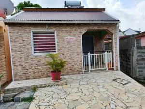 Maison de charme à Pointe Noire avec terrasse et parking - Pointe-Noire