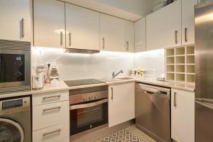 Spacious apartment in Estoril with private garden, 120 m²