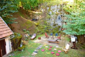 Cosy Chalet in Gospić with Jacuzzi and Mountain View