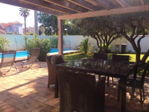 Villa charmante à Agde avec piscine privée et jardin