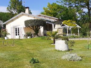 Maisons de vacances Maison de 2 chambres avec jardin a Lendou en Quercy a 7 km de la plage : photos des chambres