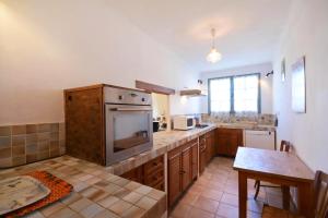 Charmante maison en Camargue avec piscine partagée