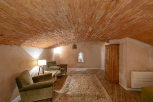 Refined Apartment in Lastra a Signa - 77 sqm - Air Conditioning