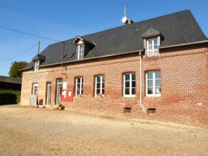 Maisons de vacances Maison de 4 chambres avec jardin amenage et wifi a Berville : photos des chambres