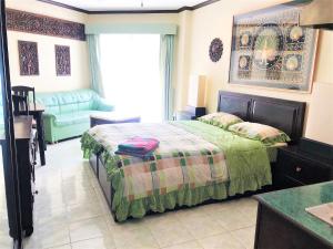 15th Floor Sea View Apartment - Sleeps 2