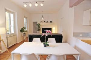 Appartements GregBnb-com - T2 50m2 - Jardin 80m2 - 15min gare : photos des chambres