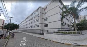 Kitnet uma quadra da Praia - AVIAÇÃO - Ar Condicionado - Internet - TV Plana