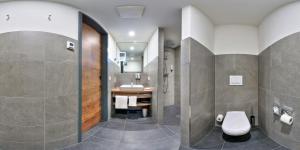 Double Room room in Emils Hotel