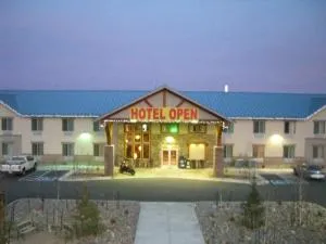 A Riverside Inn Travelodge by Wyndham - Salida