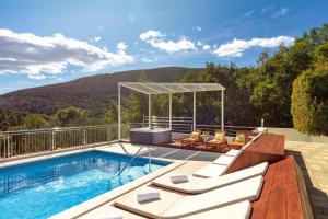 Luxury Villa Lovric with private heated pool, Jacuzzi, Sauna and private tavern