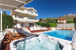 Luxury Villa Lovric with private heated pool, Jacuzzi, Sauna and private tavern