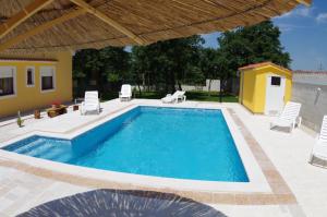 House Oliva, Sveti Kirin