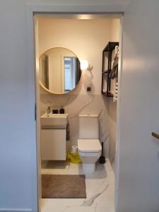 Rzut beretem od Piotrkowskiej A stones throw from Piotrkowska