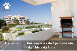 Os Apartamentos A Ramos na Praia da Galé Estão inserido em Condomínio com PISCINA, Fica apenas a 350 Metros da Praia da Galé - Apartamentos com Ar Condicionado tanto nos Quartos como na Sala, Smart TV com Prime Vídeo e Cozinha Completa
