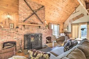 Upscale Montgomery Cabin, Near Jay Peak Resort! - Montgomery
