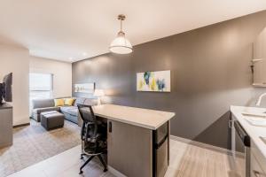 Hyatt House Winnipeg South Outlet Collection
