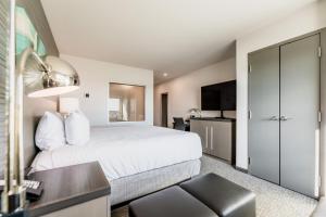 Hyatt House Winnipeg South Outlet Collection