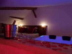 Escapade Veyloise-Nuit romantique-Spa-Champagne