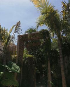 Cozy room near the beach, party zone