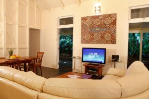Port Douglas Cottage & Lodge