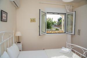 One-Bedroom Apartment with Balcony