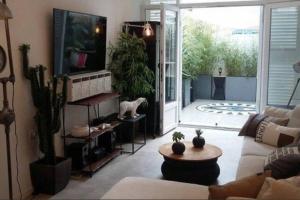 Appartements BANDOL Magnifique appartement en RDC cour sans vis a vis 5mn plage : photos des chambres