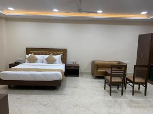 Crimson Hotel & Banquets