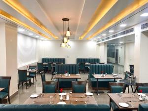 Crimson Hotel & Banquets