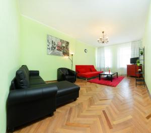 Two-Bedroom Apartment - ulitsa Pravdy 5 room in Apartments next to Kazan Cathedral