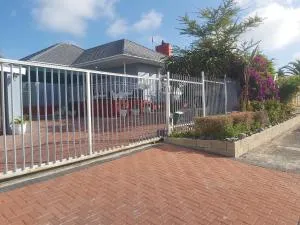 izuba Lodge - Blomtuin