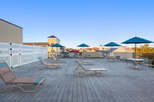 Brighton Suites Hotel