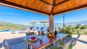 Villa Adelfas Vinuela by Ruralidays