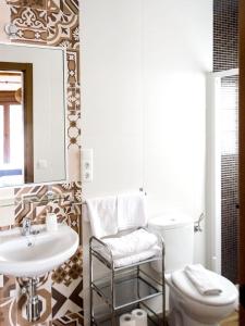 Elegant Villa with Jacuzzi in Canillas de Albaida