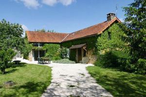 Maisons de vacances Maison de 4 chambres avec piscine privee jardin clos et wifi a Saint Amand de Coly : photos des chambres