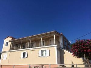 Spacious Apartment with Sea View in Tzamarelata - 90 m²