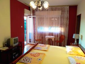 Charming apartment in Vinišće with parking included